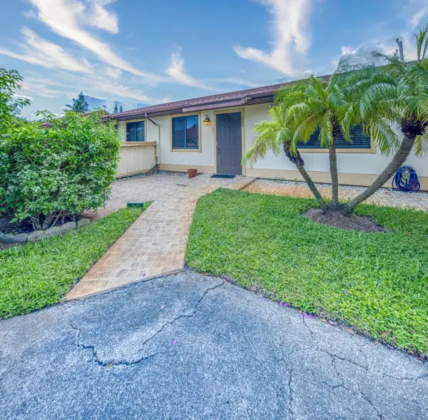 815 Andrew Redding Road #302, Lantana, FL 33462