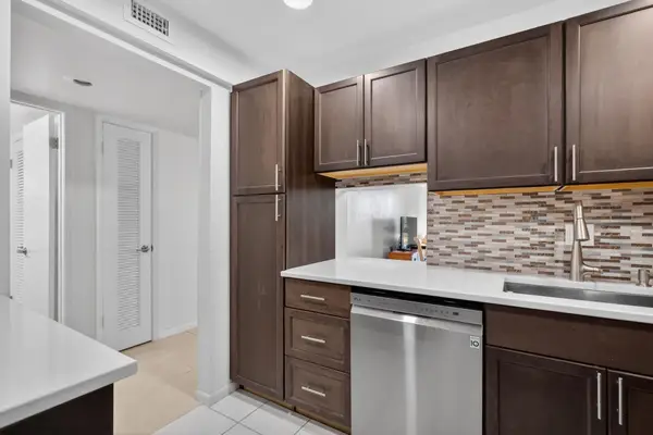2615 NE 1st Court #201, Boynton Beach, FL 33435