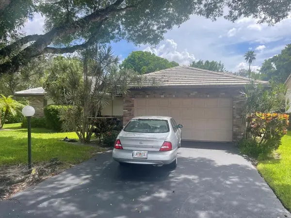 10895 Cypress Run Circle, Coral Springs, FL 33071