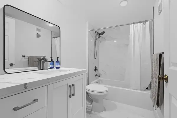 3826 Whitehall Drive #302, West Palm Beach, FL 33401