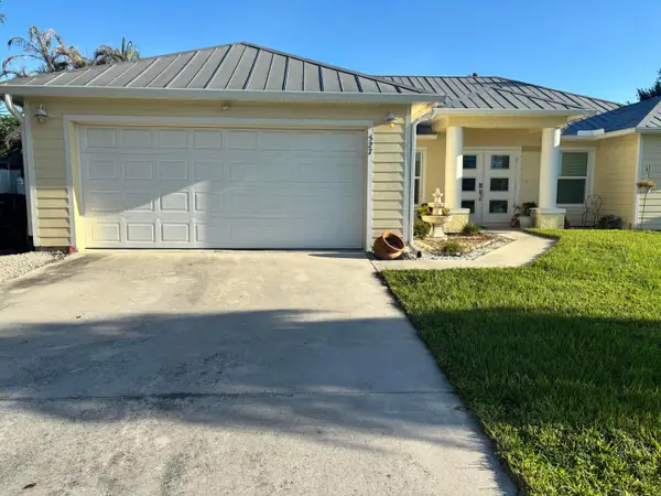 527 NW Avon Avenue, Port St Lucie, FL 34983