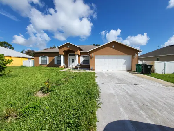 561 SE Walters Terrace, Port St Lucie, FL 34983