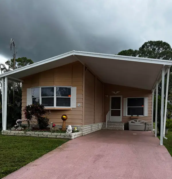 24 Flores Del Norte, Fort Pierce, FL 34951