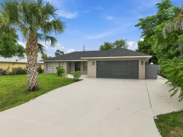 680 SW Colleen Avenue, Port St Lucie, FL 34983