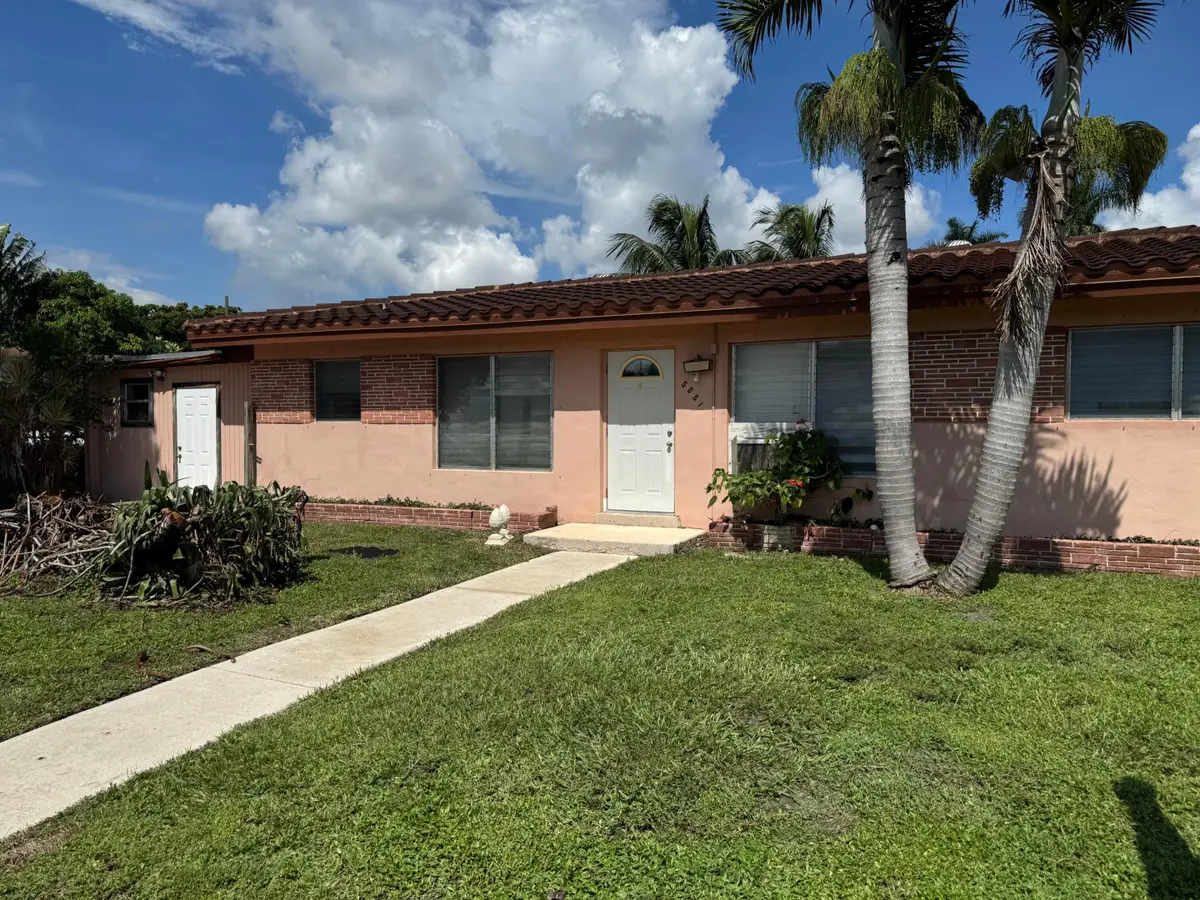 5051 SW 10th Street, Plantation, FL 33317 - #1