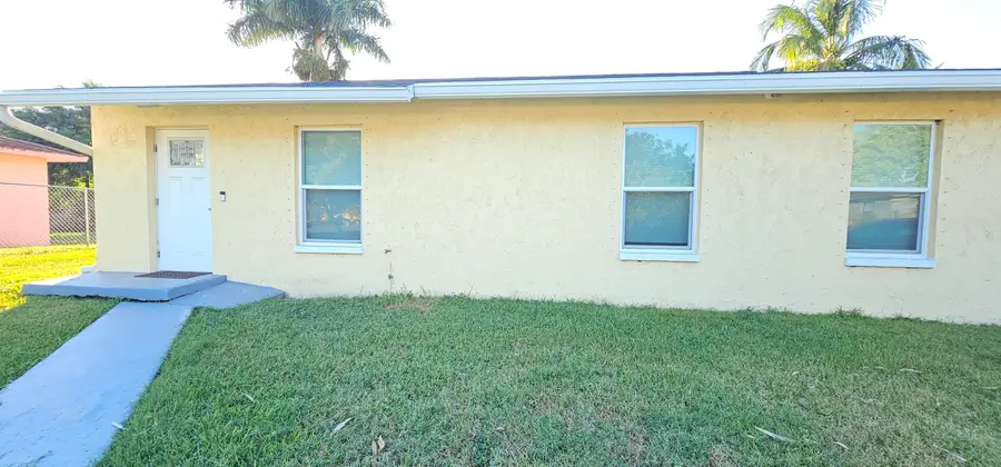 323 Seminole Court, Pahokee, FL 33476 - #2