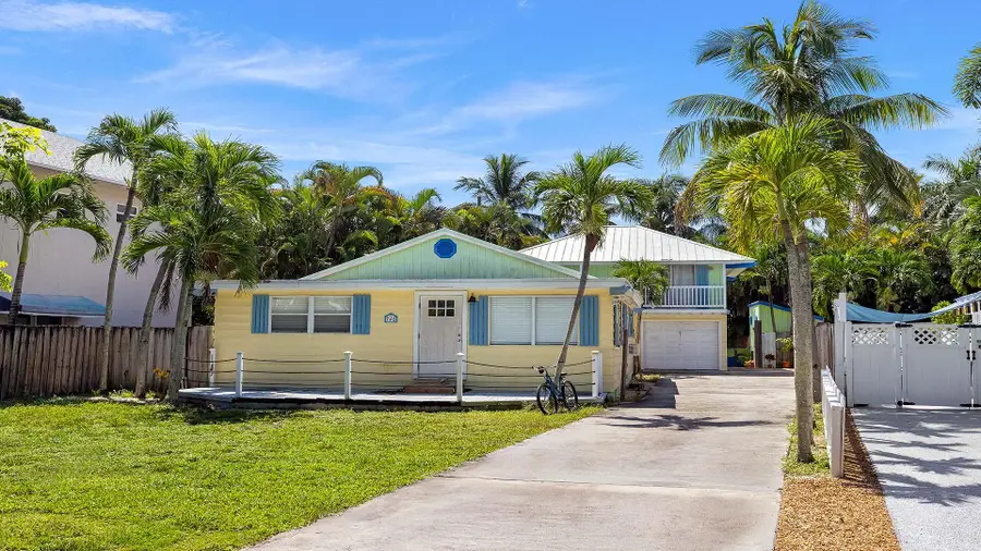 740 S Lake Avenue, Delray Beach, FL 33483 - #2