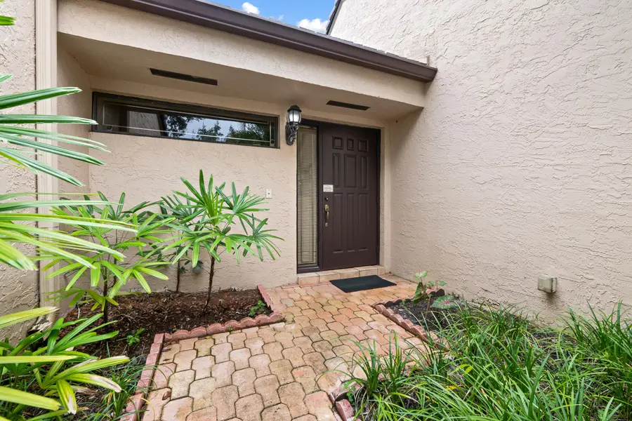 9212 Chelsea Drive N, Plantation, FL 33324 - #2