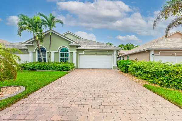 590 NW Red Pine Way, Jensen Beach, FL 34957