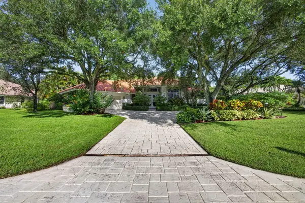 43 Dunbar Road, Palm Beach Gardens, FL 33418