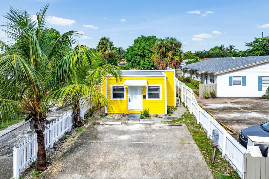 413 N E Street, Lake Worth Beach, FL 33460 - #2