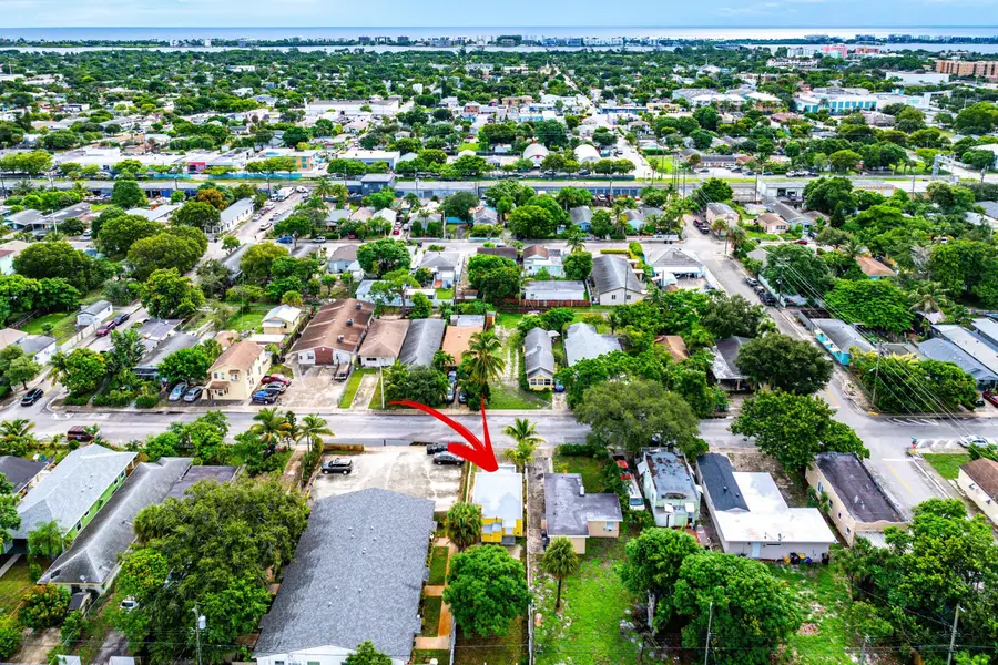 413 N E Street, Lake Worth Beach, FL 33460 - #3