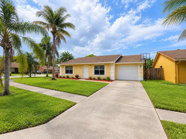 6117 Blue Grass Circle, Lake Worth, FL 33463