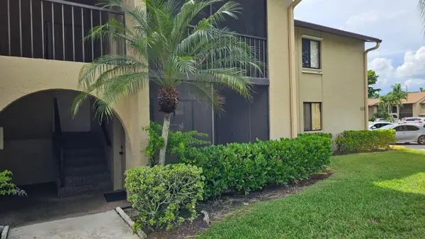 520 Shady Pine Way #D1, Greenacres, FL 33415