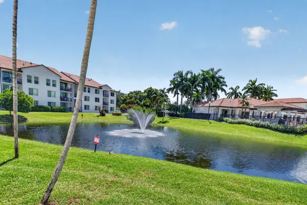 417 Villa Circle, Boynton Beach, FL 33435