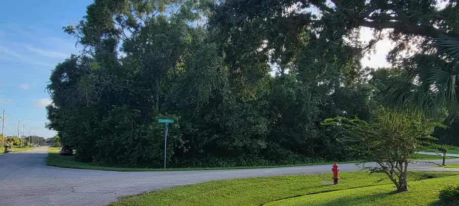 638 NW Grenada Street, Port Saint Lucie, FL 34983 - #2