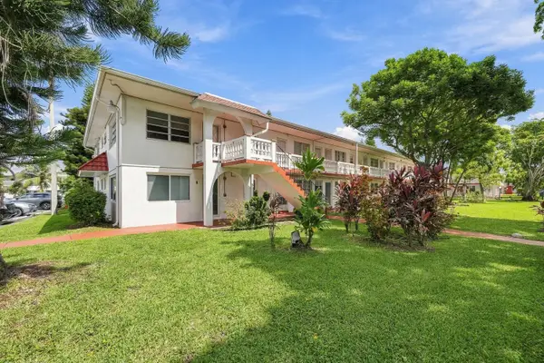 175 NE 203rd Terrace #24, Miami, FL 33179