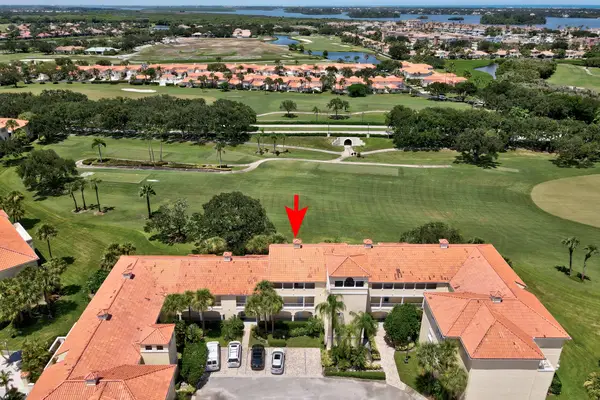 5040 Harmony Circle #305, Vero Beach, FL 32967
