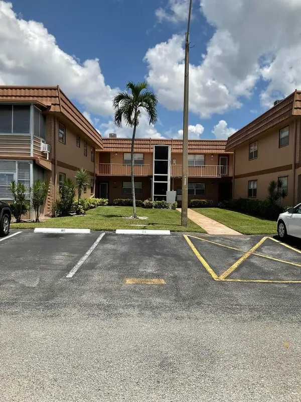 300 Brittany G, Delray Beach, FL 33446