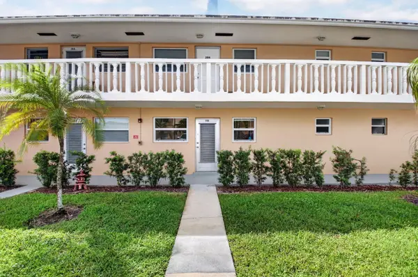 2192 NE 1st Way #104, Boynton Beach, FL 33435