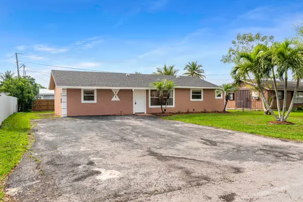 816 NE 22nd Street, Belle Glade, FL 33430