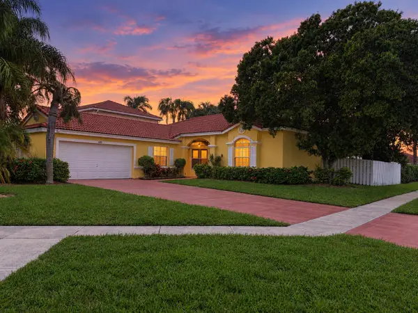 6801 Las Colinas Lane, Lake Worth, FL 33463