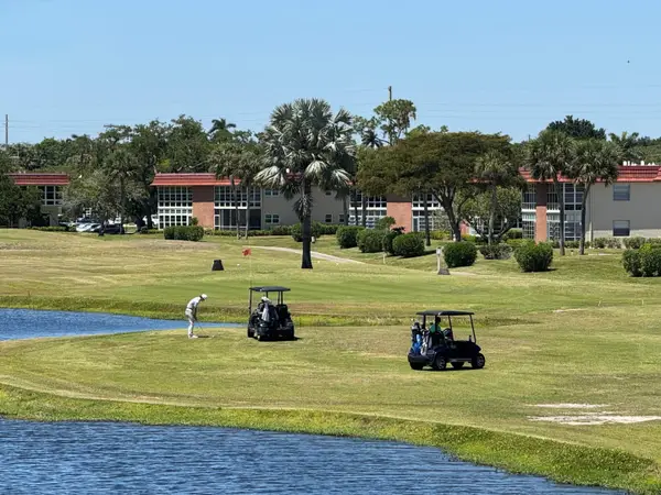 104 Royal Oak Drive #101, Vero Beach, FL 32962