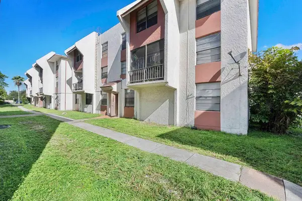 1794 NW 55th Avenue #203, Lauderhill, FL 33313