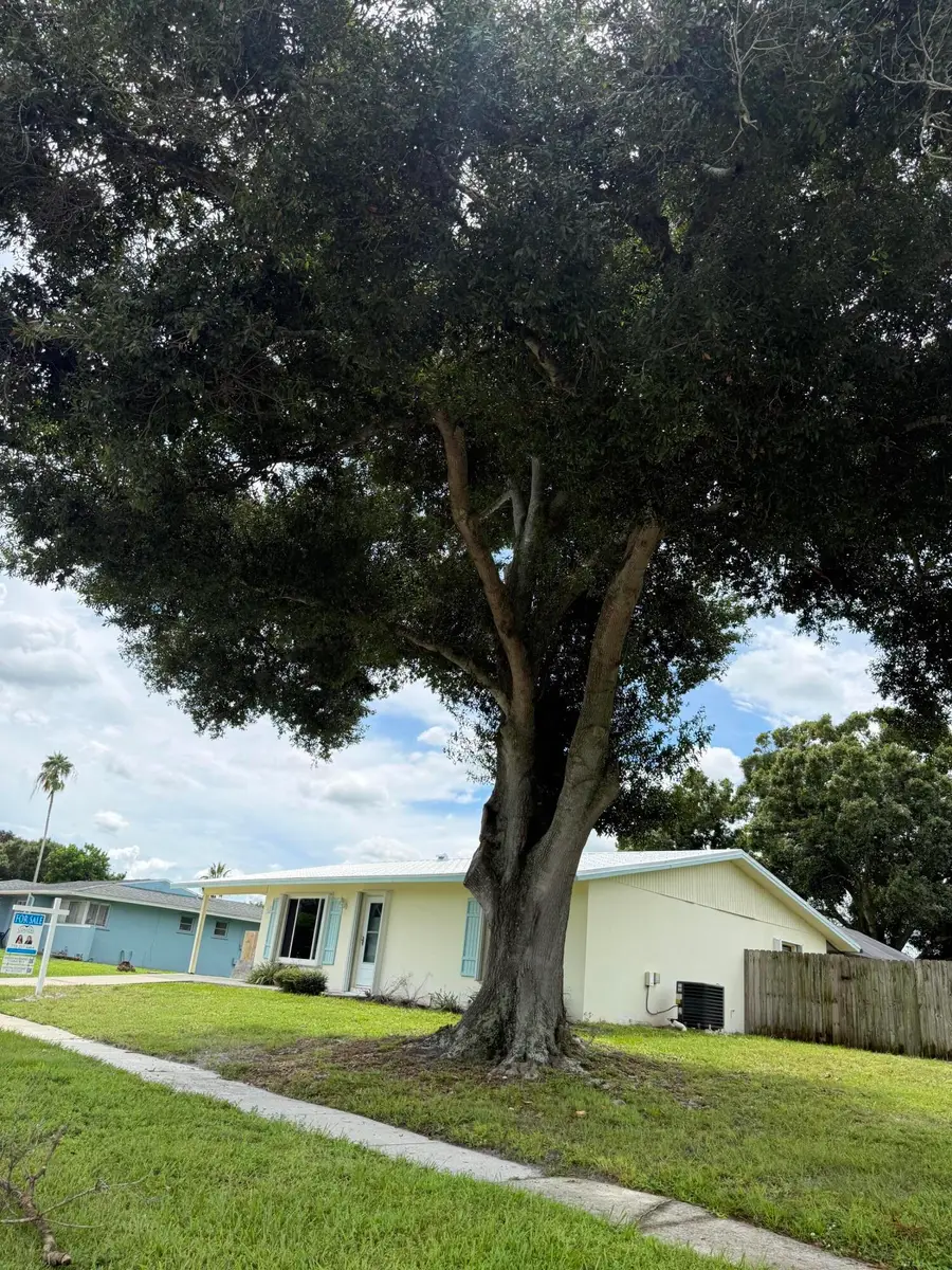 142 NE Bracken Road, Port Saint Lucie, FL 34983 - #3