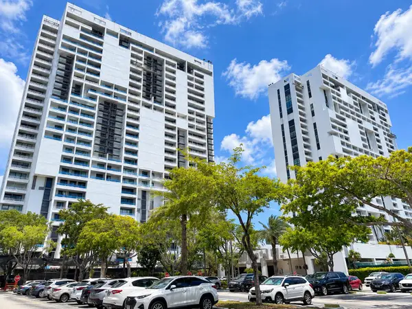 20355 NE 34 Court #828, Aventura, FL 33180