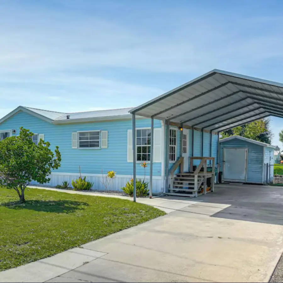 2128 SE 32nd Street, Okeechobee, FL 34974 - #2