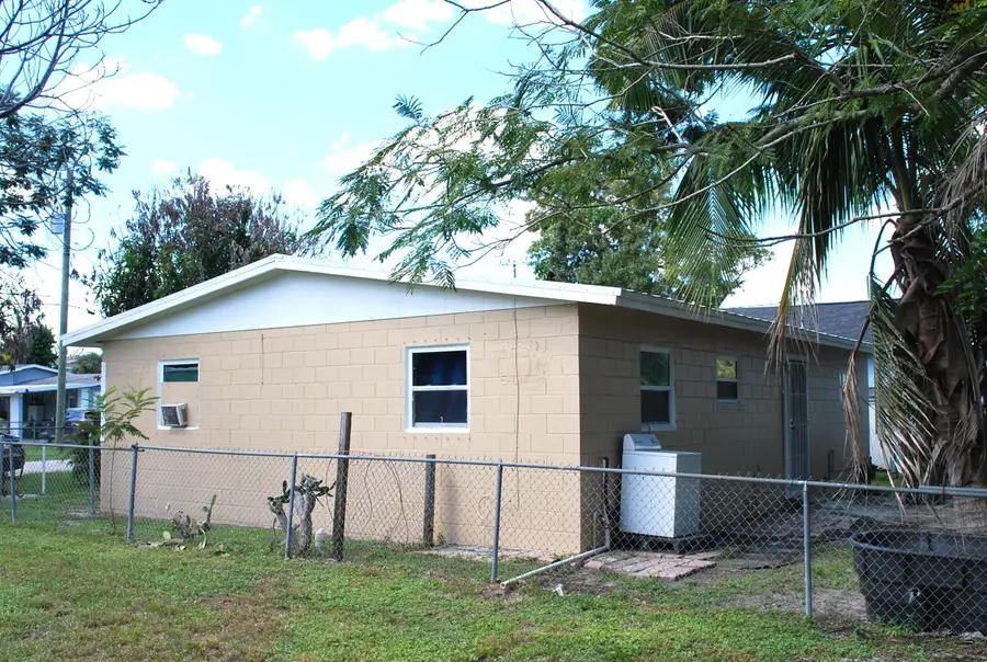 1106 N 22nd Street, Fort Pierce, FL 34950 - #3
