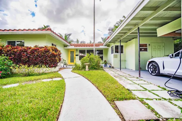 218 NE 2nd Place, Dania Beach, FL 33004