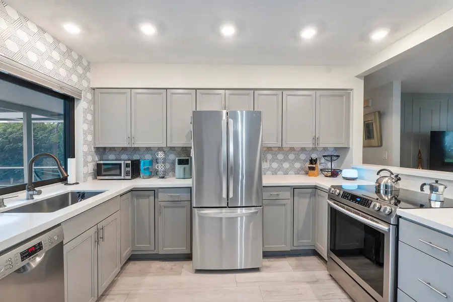 4450 NW 19th Avenue, Oakland Park, FL 33309 - #3