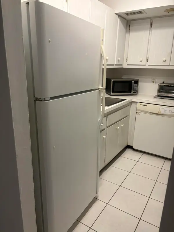 2400 NE 33rd Avenue #202, Fort Lauderdale, FL 33305