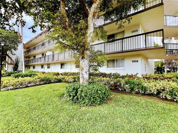 7400 NW 17th Street #308, Plantation, FL 33313