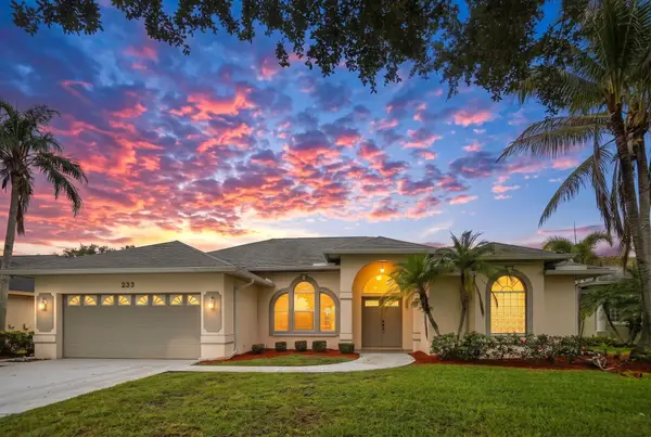 233 SW Fernleaf Trail, Port St Lucie, FL 34953