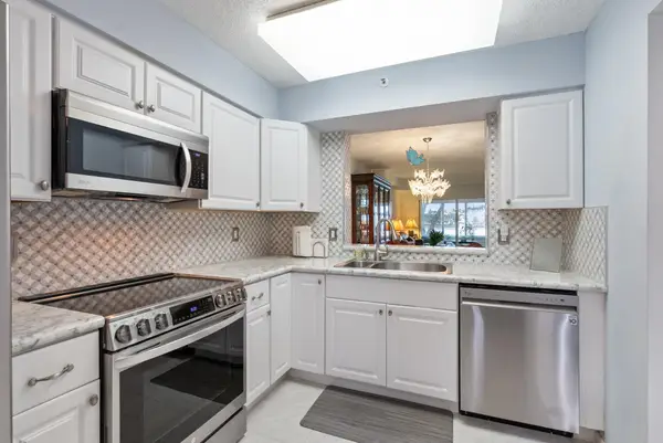 6096 Huntwick Terrace #206, Delray Beach, FL 33484