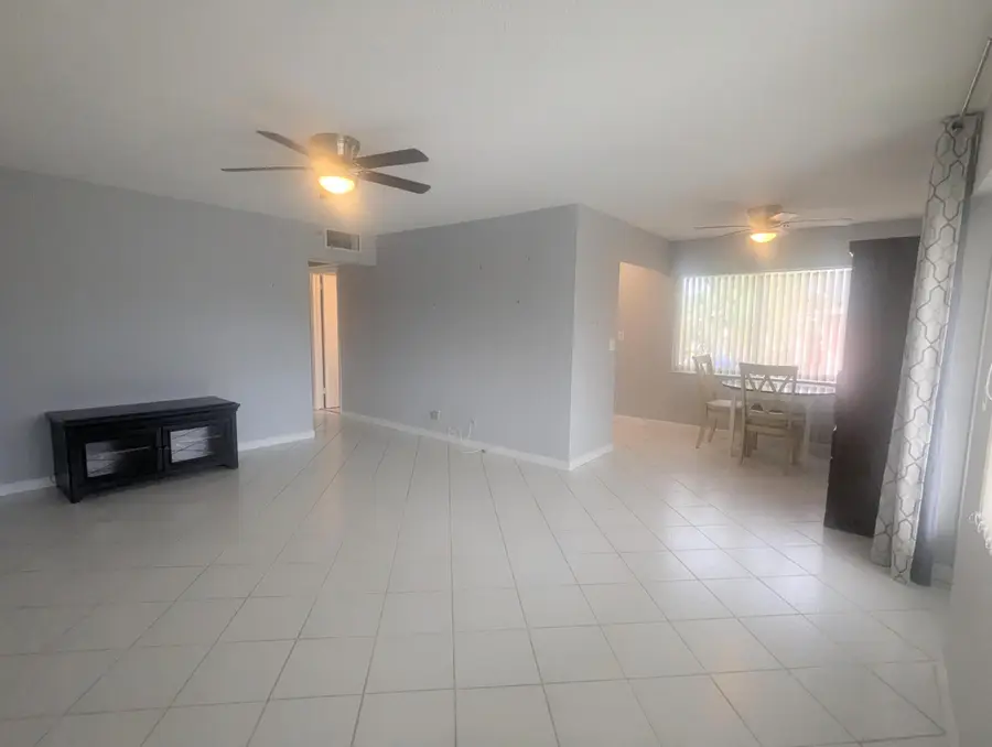 100 Kingswood E, West Palm Beach, FL 33417 - #2