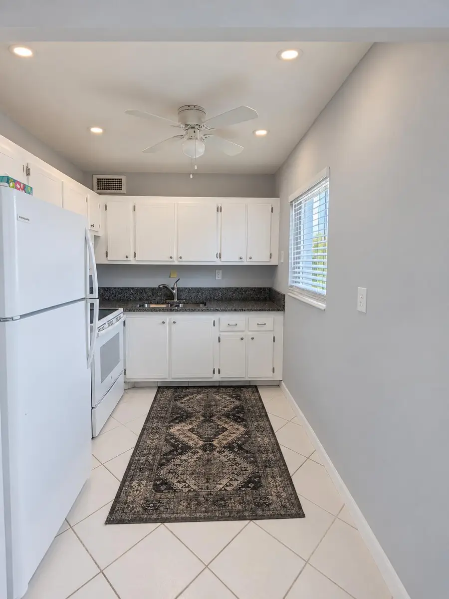 100 Kingswood E, West Palm Beach, FL 33417 - #3