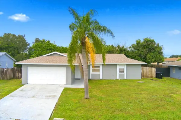 2066 SE Stonecrop Street, Port St Lucie, FL 34984