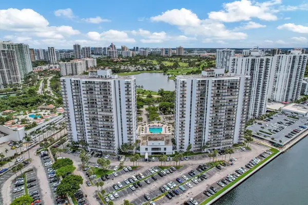 3701 N Country Club Drive #907, Aventura, FL 33180