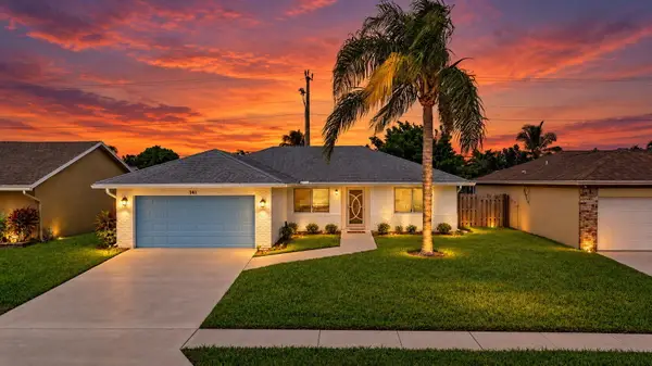 141 Arrowhead Circle, Jupiter, FL 33458