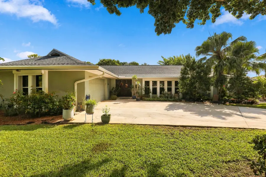 9714 Honeysuckle Avenue, Palm Beach Gardens, FL 33410 - #2