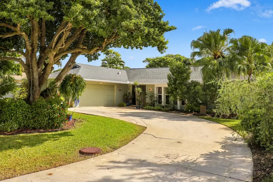 9714 Honeysuckle Avenue, Palm Beach Gardens, FL 33410 - #3