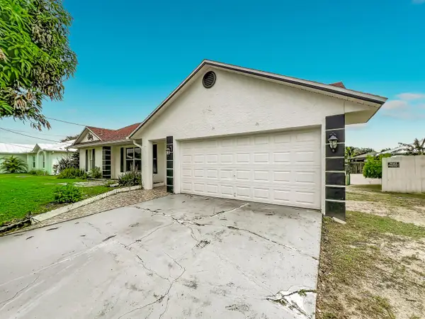 2281 SW Grosspoint Street, Port St Lucie, FL 34953