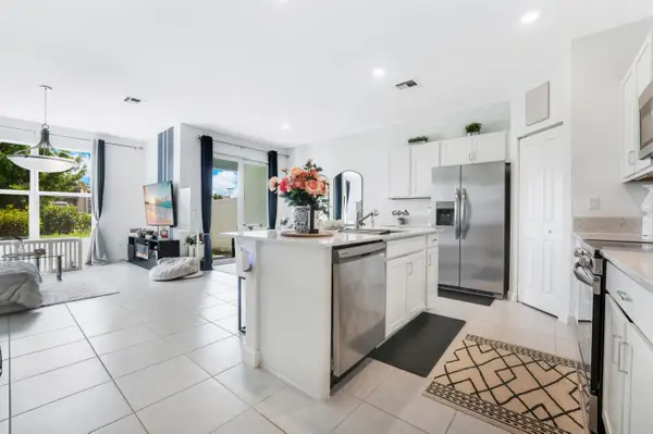 4178 Lagoon Shore Drive, Lake Worth, FL 33467