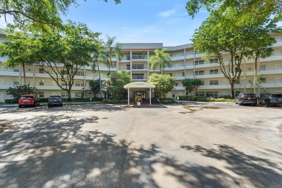 3980 Oaks Clubhouse Drive #411, Pompano Beach, FL 33069 - #2