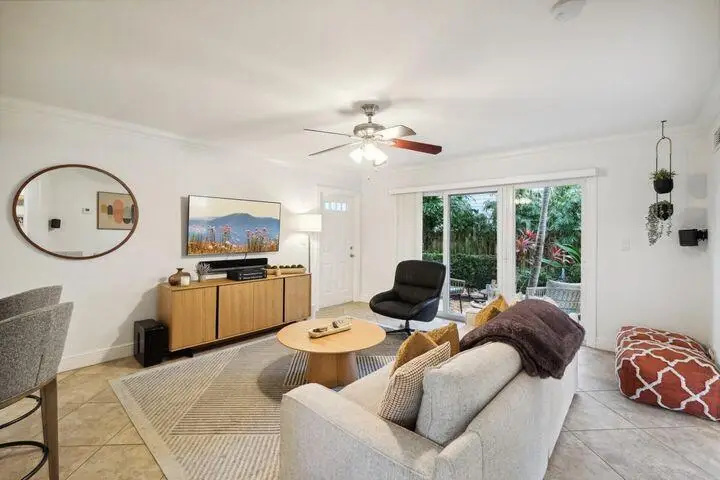 49 SE 7th Avenue, Delray Beach, FL 33483 - #3