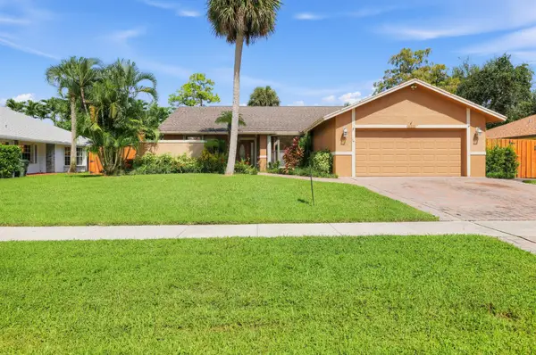 835 Ivy Drive, Wellington, FL 33414